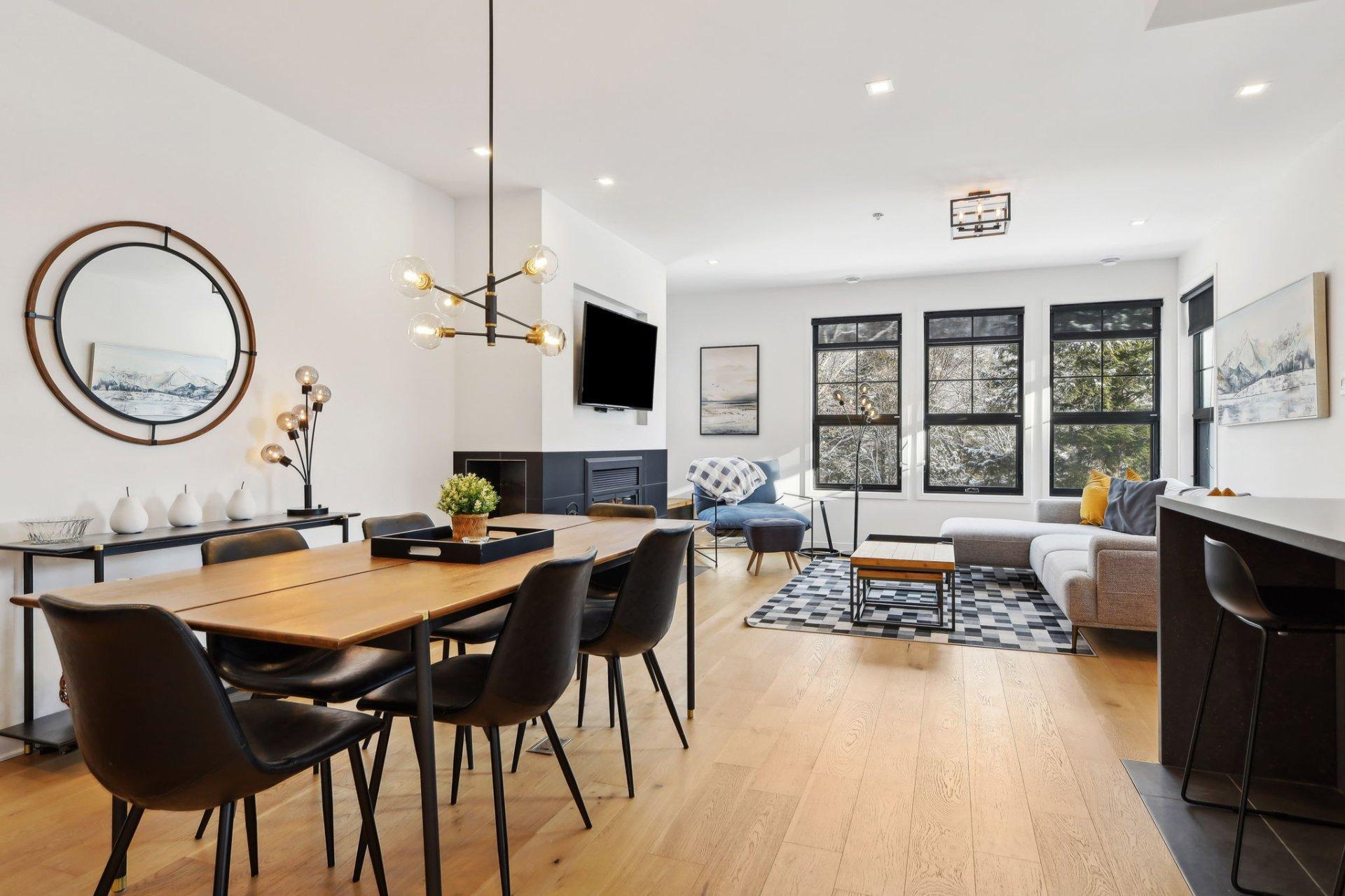 









215


Ch. des Quatre-Sommets

, 2,
Mont-Tremblant,




QC
J8E1C6

