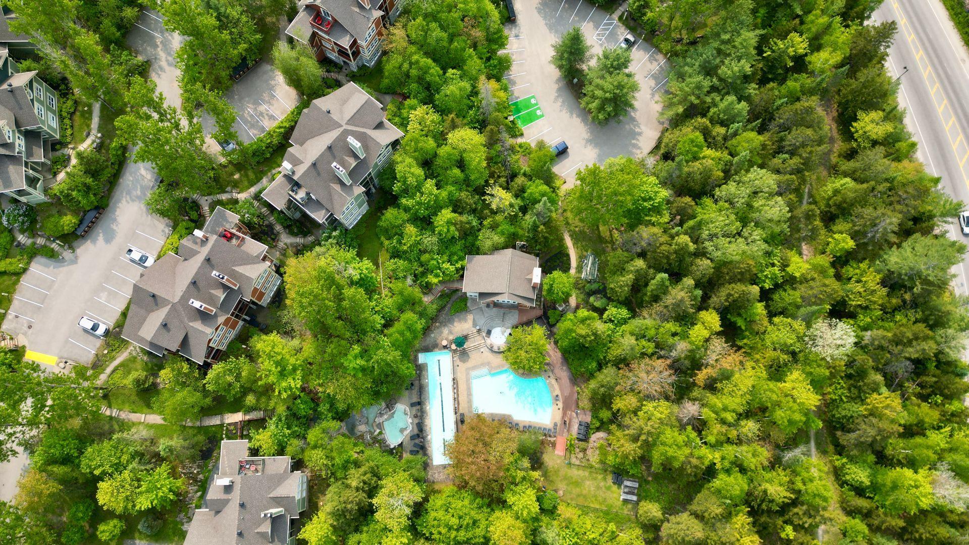 









215


Ch. des Quatre-Sommets

, 2,
Mont-Tremblant,




QC
J8E1C6

