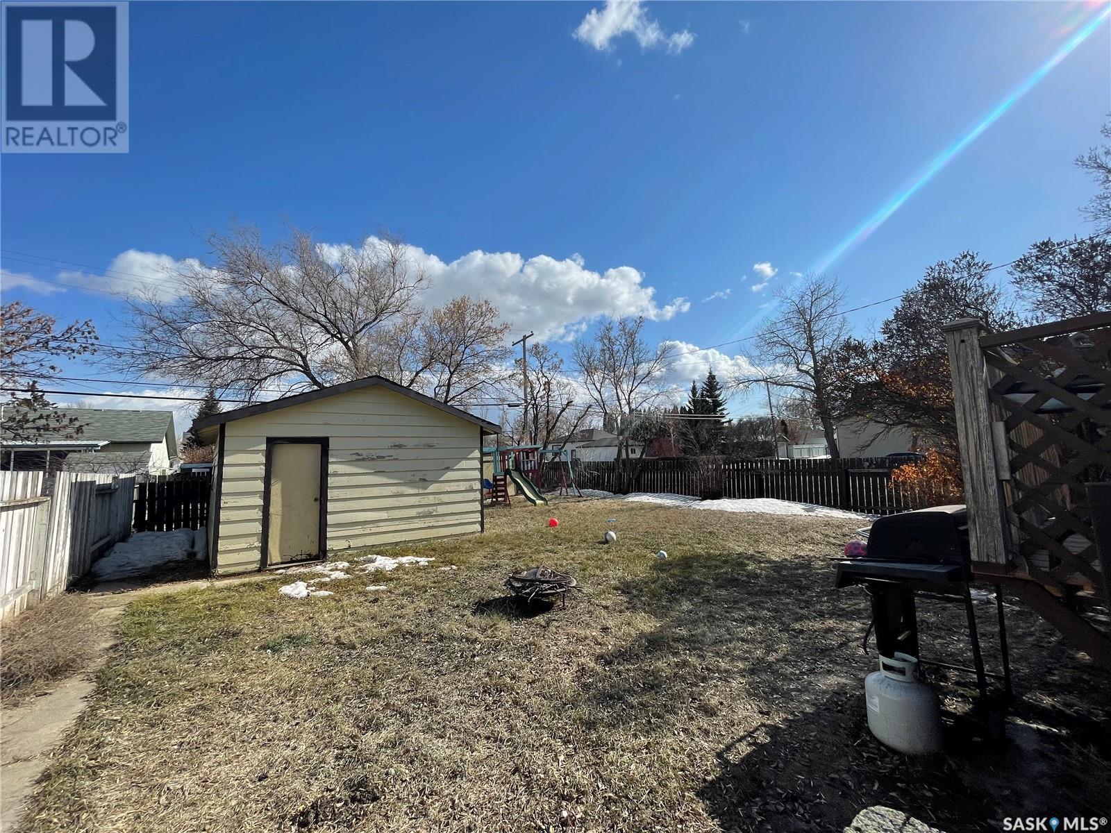 












319 4th AVENUE W

,
Kindersley,




Saskatchewan
S0L1S0

