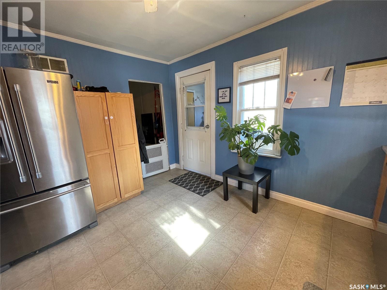 












319 4th AVENUE W

,
Kindersley,




Saskatchewan
S0L1S0

