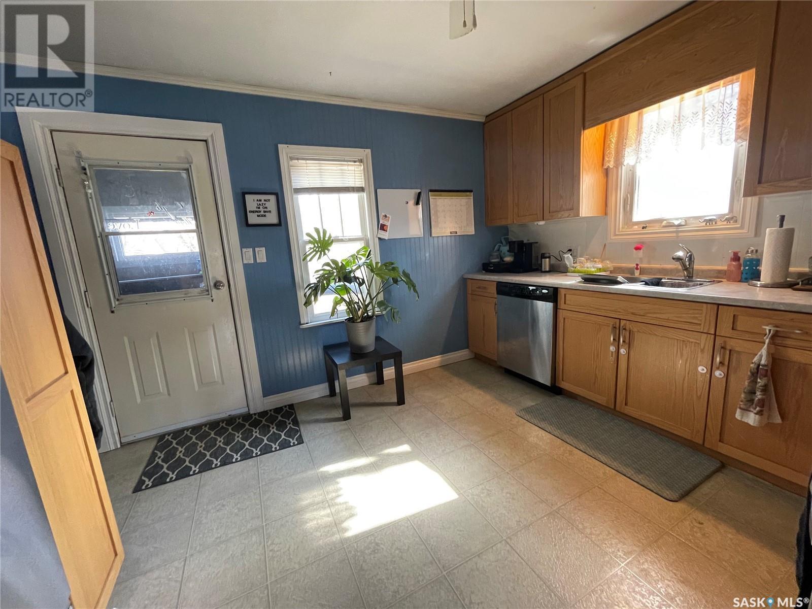 












319 4th AVENUE W

,
Kindersley,




Saskatchewan
S0L1S0

