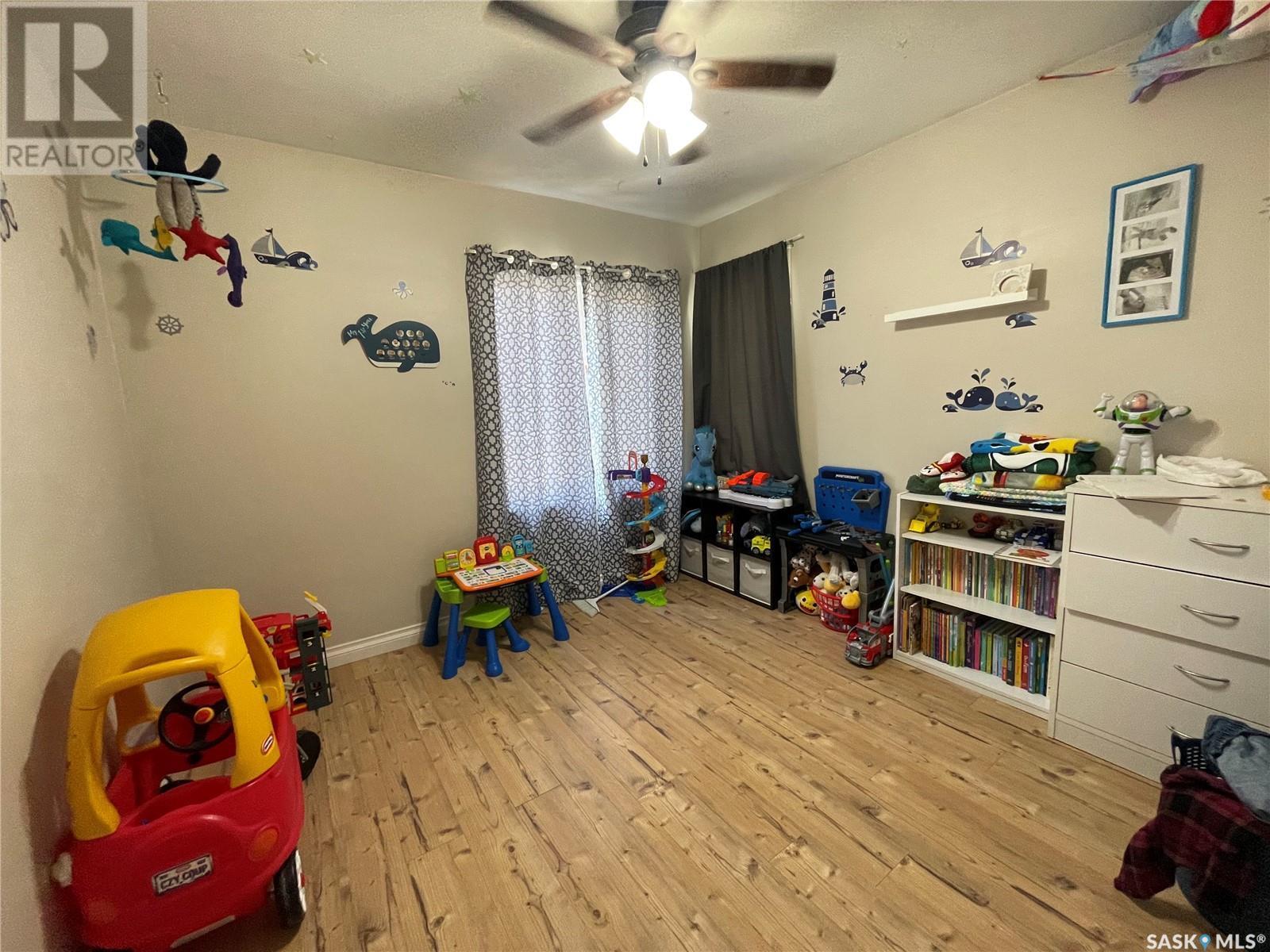 












319 4th AVENUE W

,
Kindersley,




Saskatchewan
S0L1S0

