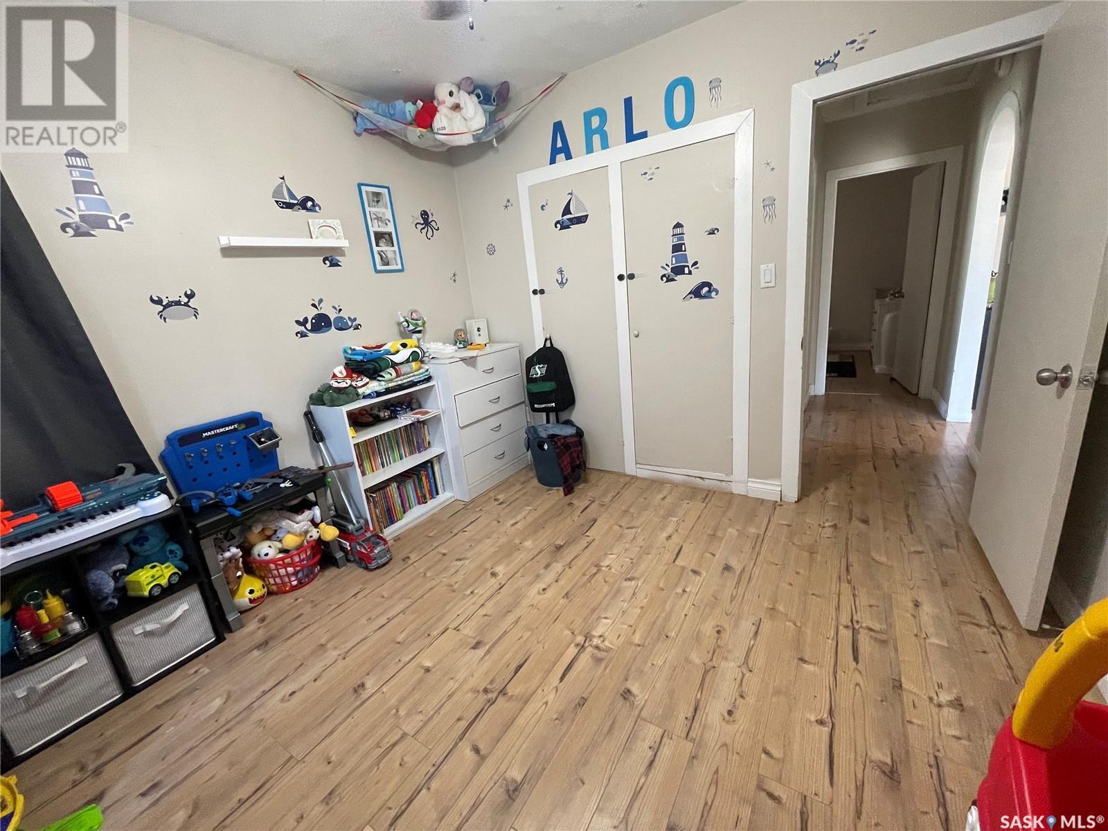 












319 4th AVENUE W

,
Kindersley,




Saskatchewan
S0L1S0

