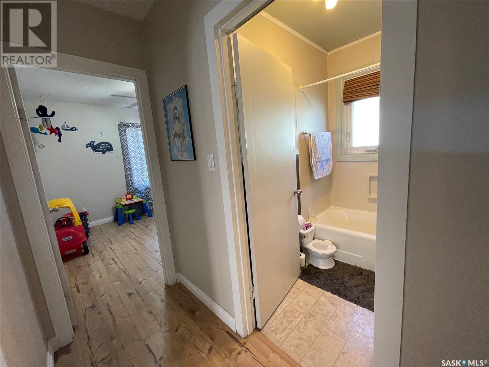












319 4th AVENUE W

,
Kindersley,




Saskatchewan
S0L1S0

