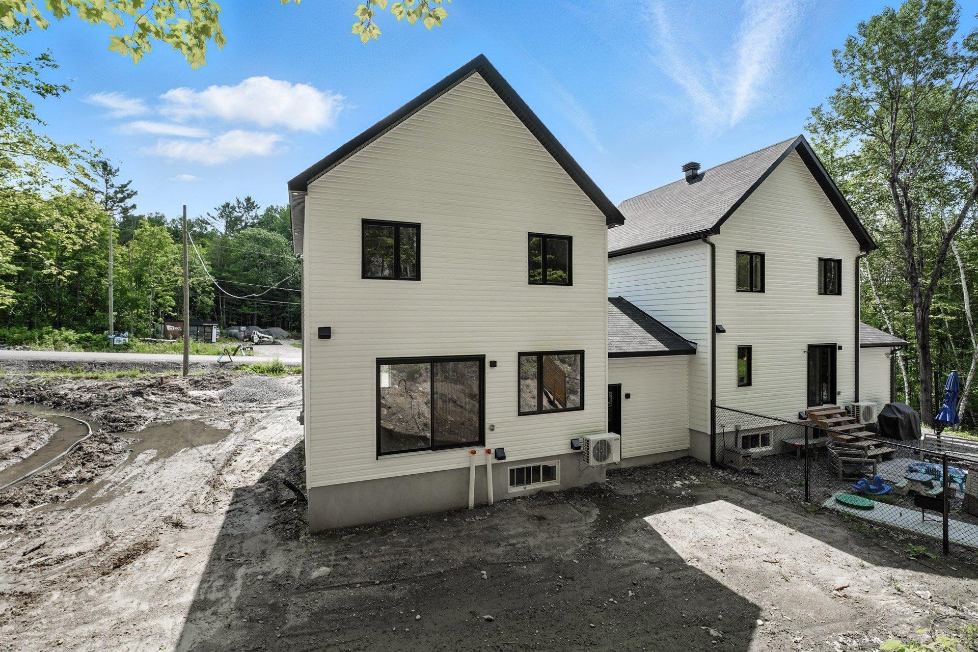 









15B


Ch. Crouch

,
Val-des-Monts,




QC
J8M1M9

