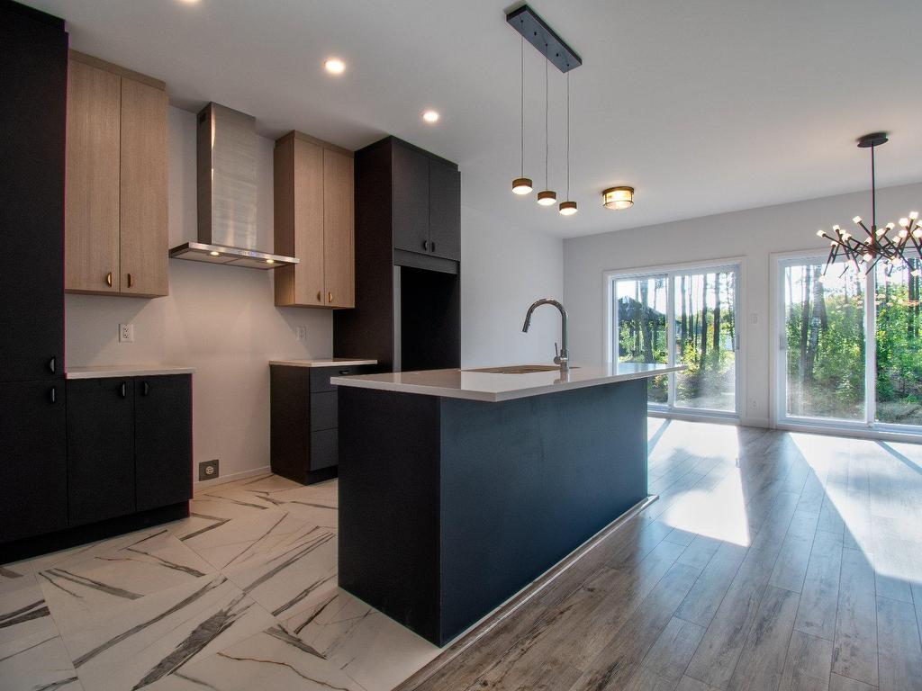 









6040


Rue de La Rochelle

,
Sorel-Tracy,




QC
J3R0N9


