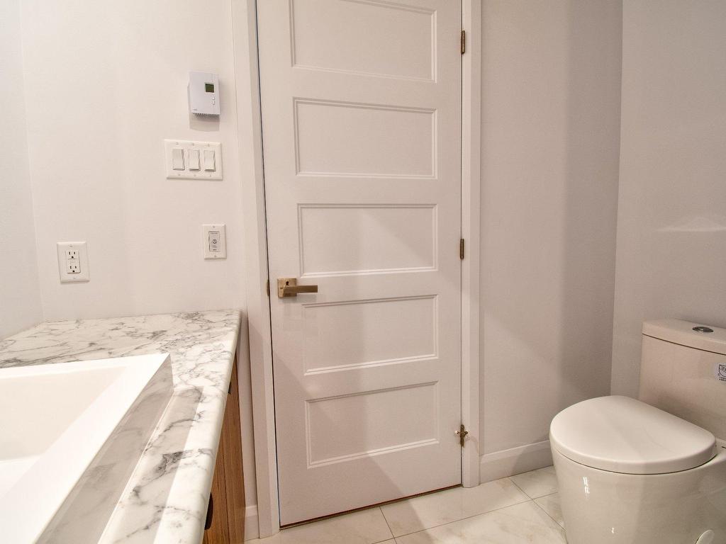 









6040


Rue de La Rochelle

,
Sorel-Tracy,




QC
J3R0N9

