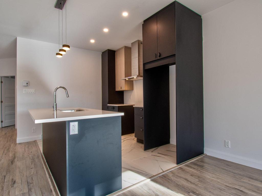 









6040


Rue de La Rochelle

,
Sorel-Tracy,




QC
J3R0N9

