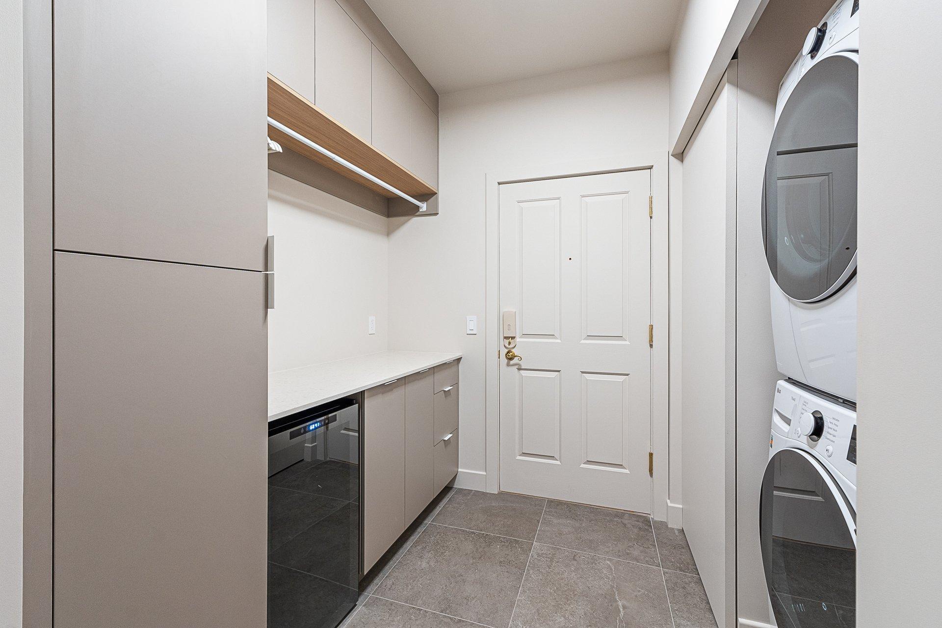 









300


Rue du Moulin

, 6,
Magog,




QC
J1X7H8

