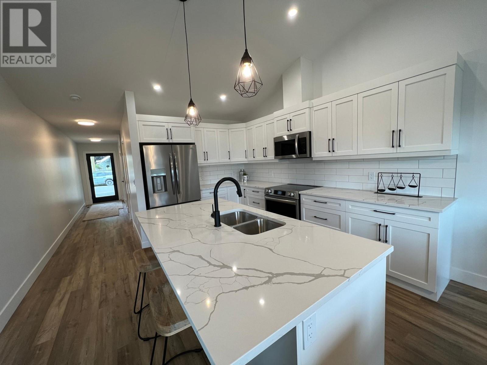 












30 KIMBERLEY Avenue

,
Kimberley,




British Columbia
V1A2J3

