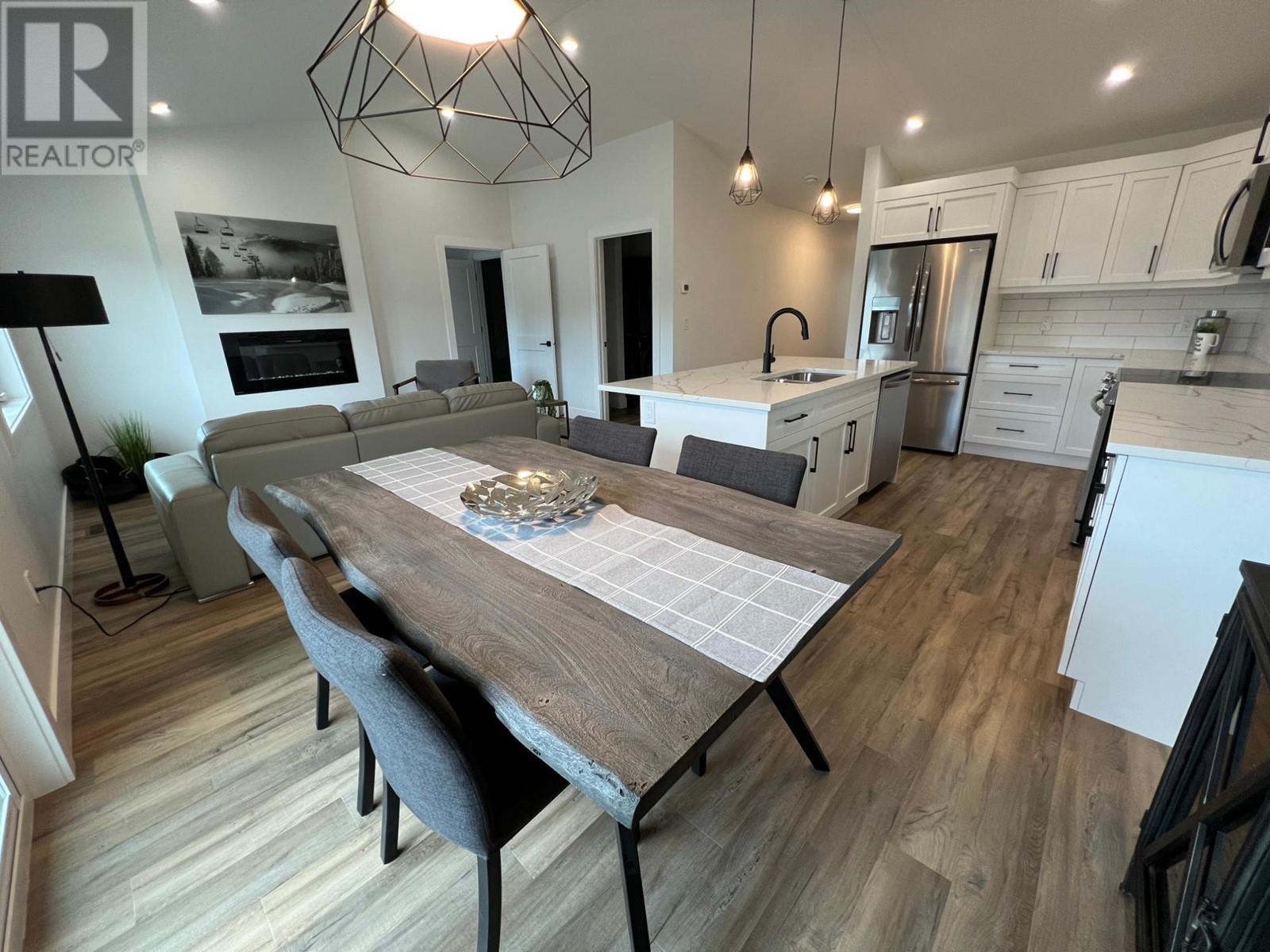 












30 KIMBERLEY Avenue

,
Kimberley,




British Columbia
V1A2J3

