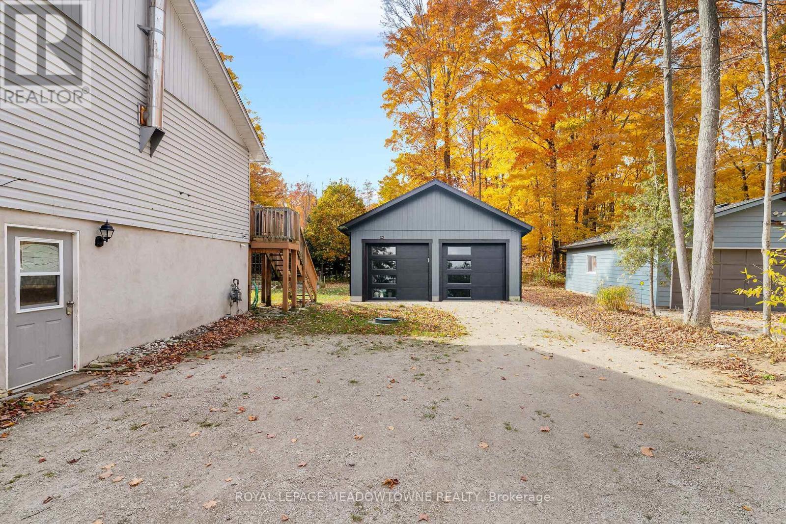 












6 DAVIES DRIVE

,
South Bruce Peninsula,




Ontario
N0H2G0

