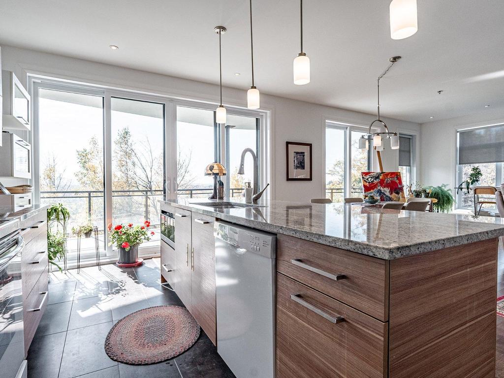 









120


Rue de Candiac

, 1103,
Sherbrooke (Les Nations),




QC
J1L1G8

