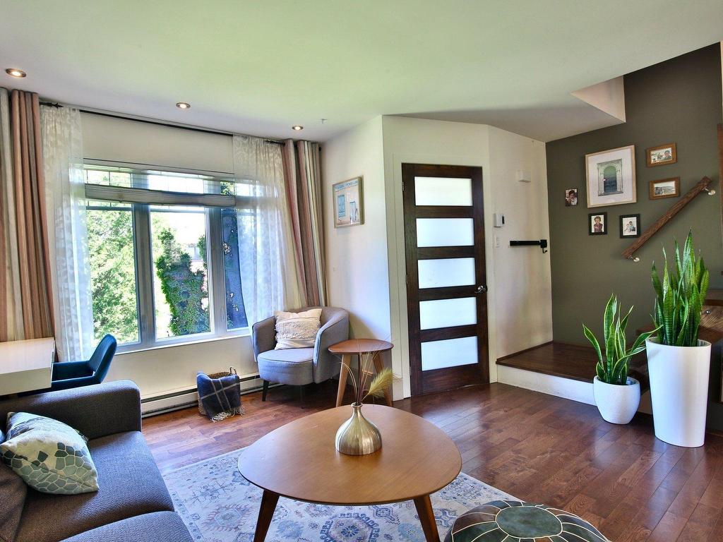









3030


Rue Ovila-Hamel

,
Longueuil (Saint-Hubert),




QC
J3Y8R4

