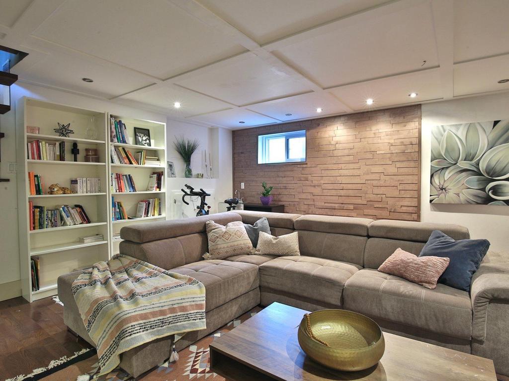 









3030


Rue Ovila-Hamel

,
Longueuil (Saint-Hubert),




QC
J3Y8R4


