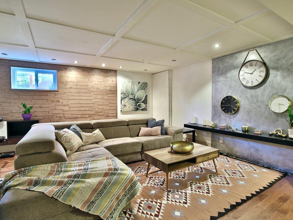 









3030


Rue Ovila-Hamel

,
Longueuil (Saint-Hubert),




QC
J3Y8R4

