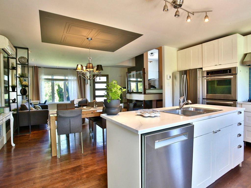 









3030


Rue Ovila-Hamel

,
Longueuil (Saint-Hubert),




QC
J3Y8R4


