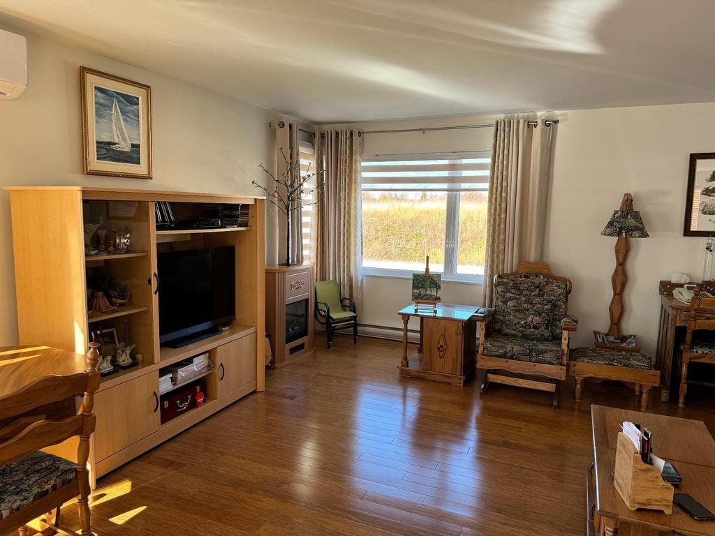 









218


Rue des Campanules

,
Baie-Comeau,




QC
G4Z0B2

