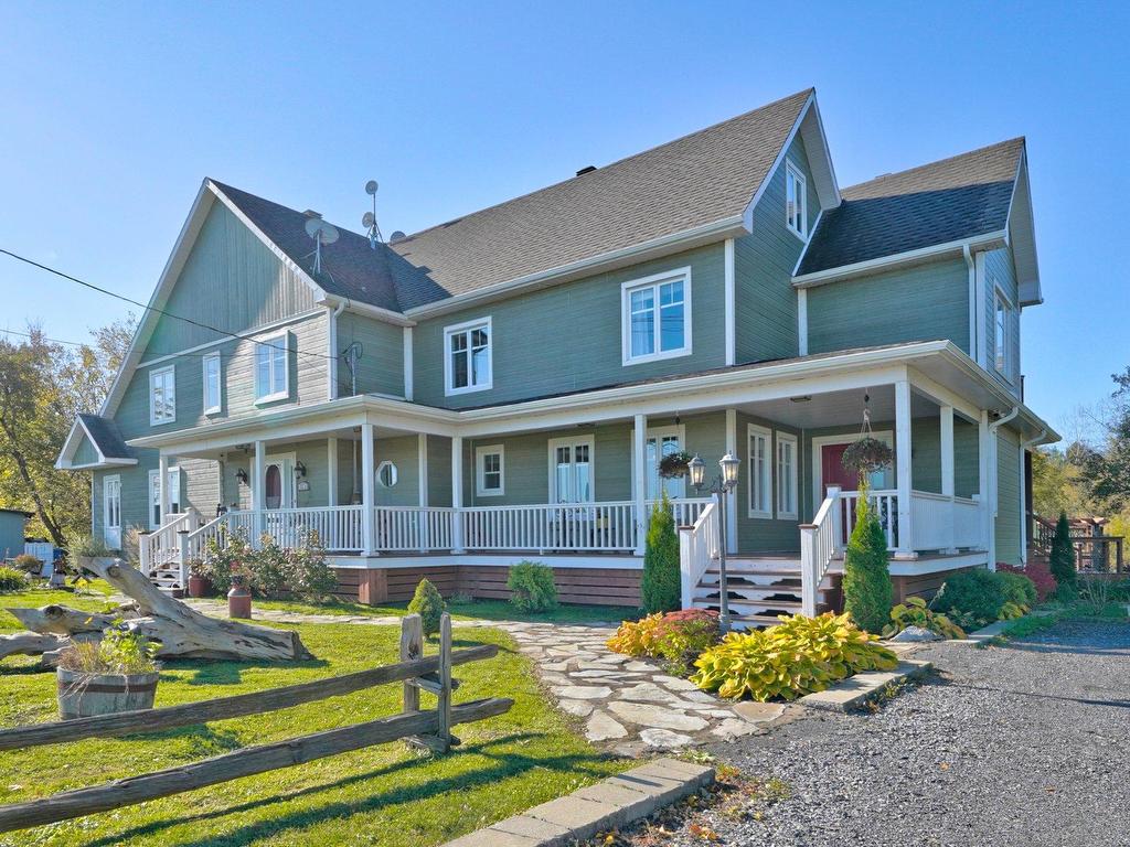 









5142


Ch. Salaberry

,
Carignan,




QC
J3L0K4

