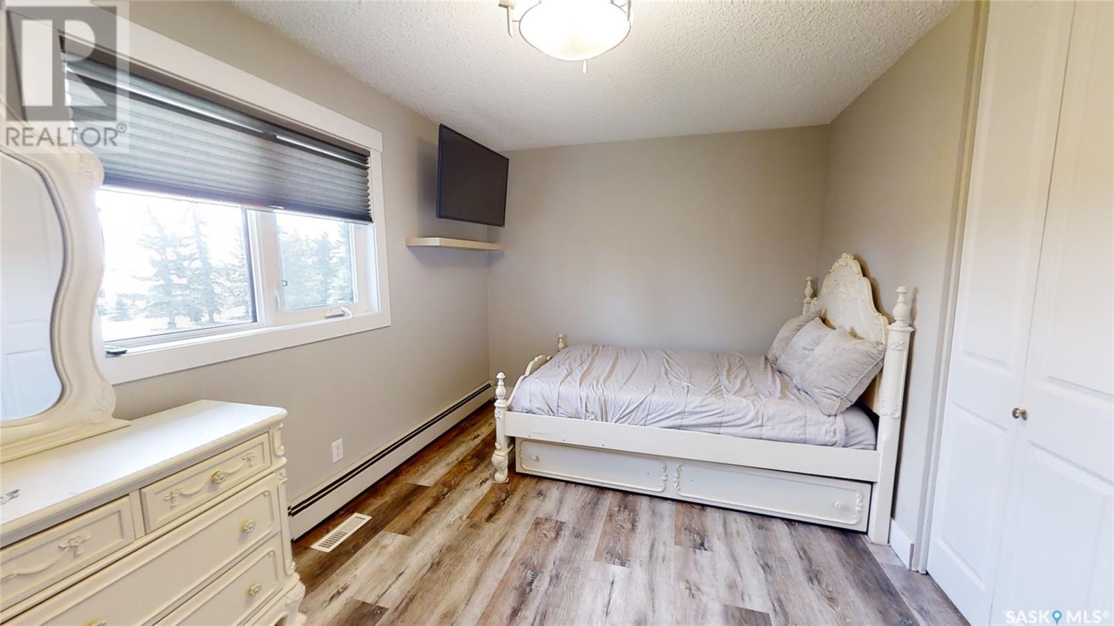












Kindersley Acreage

,
Kindersley Rm No. 290,




Saskatchewan
S0L1S0

