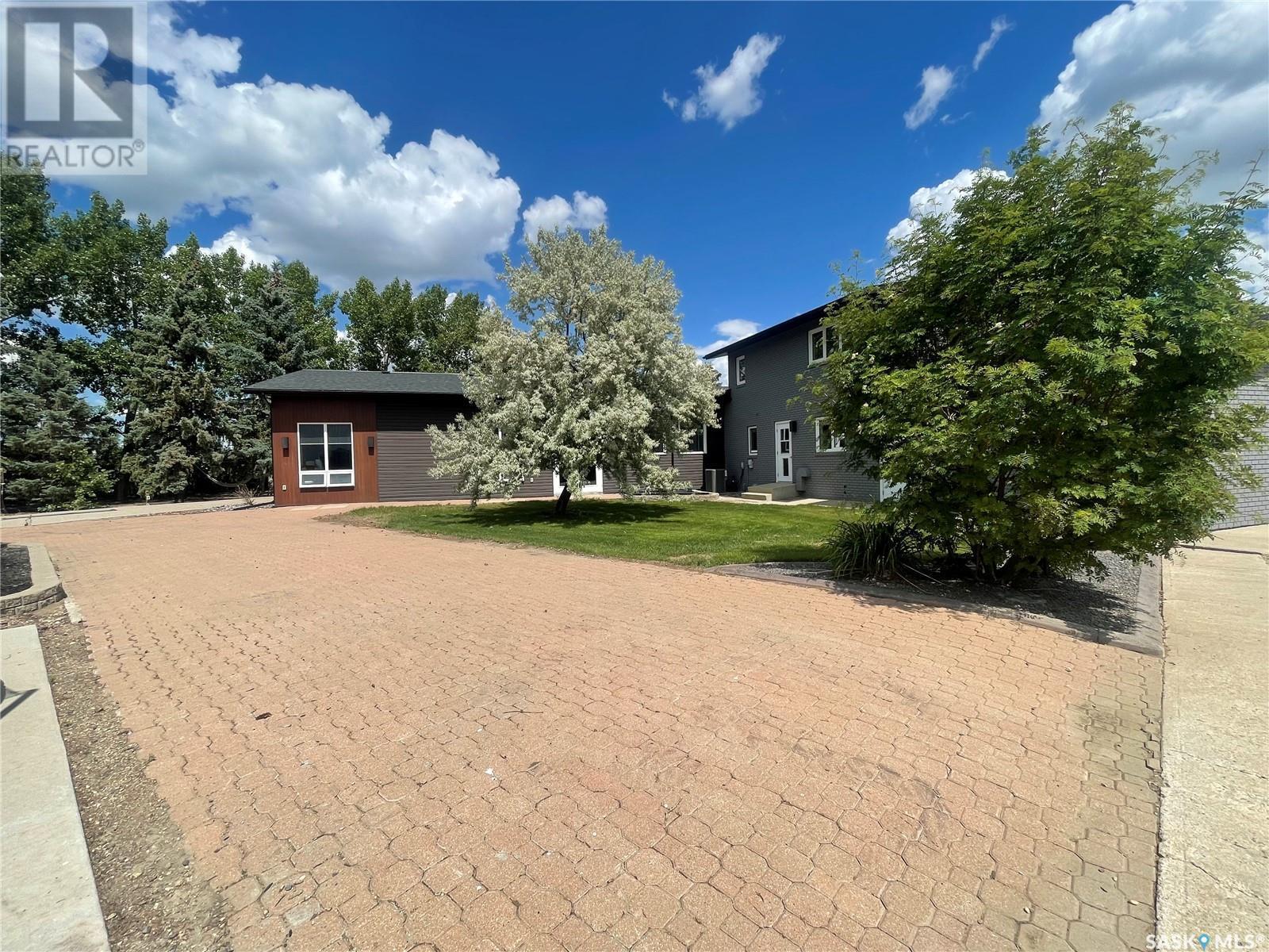 












Kindersley Acreage

,
Kindersley Rm No. 290,




Saskatchewan
S0L1S0

