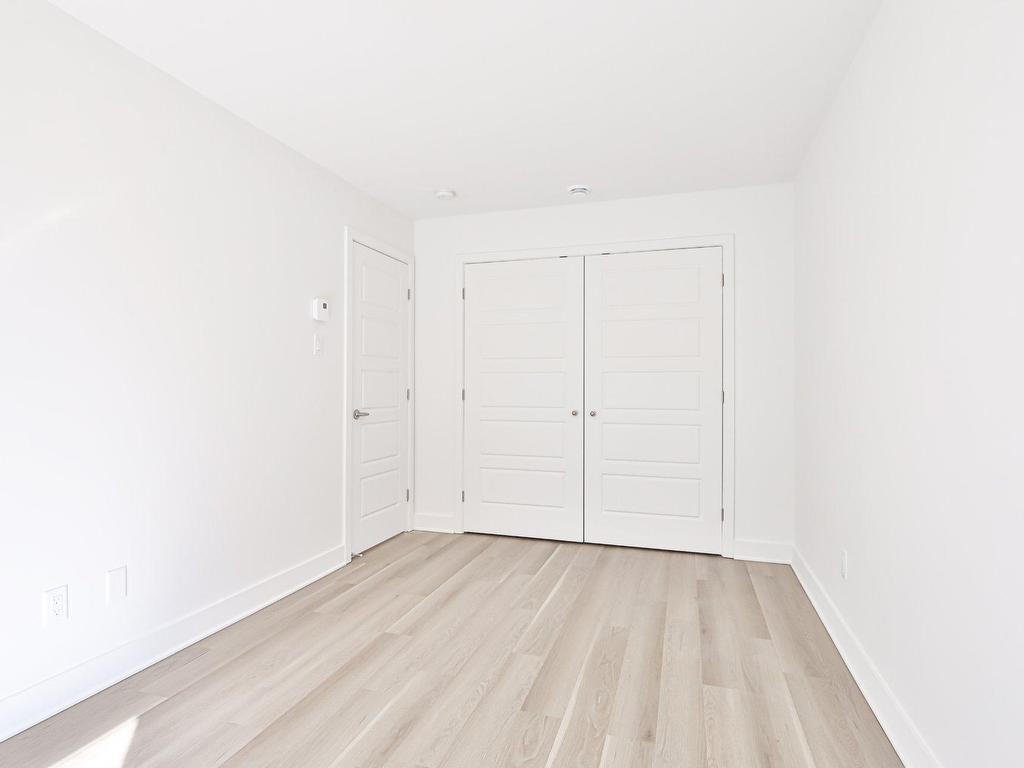 









54A


Rue Cousineau

,
Laval (Pont-Viau),




QC
H7G3J3


