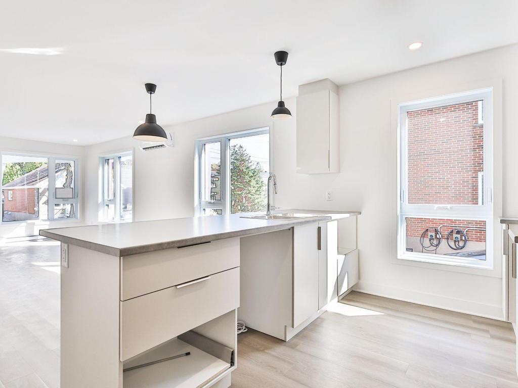 









54A


Rue Cousineau

,
Laval (Pont-Viau),




QC
H7G3J3

