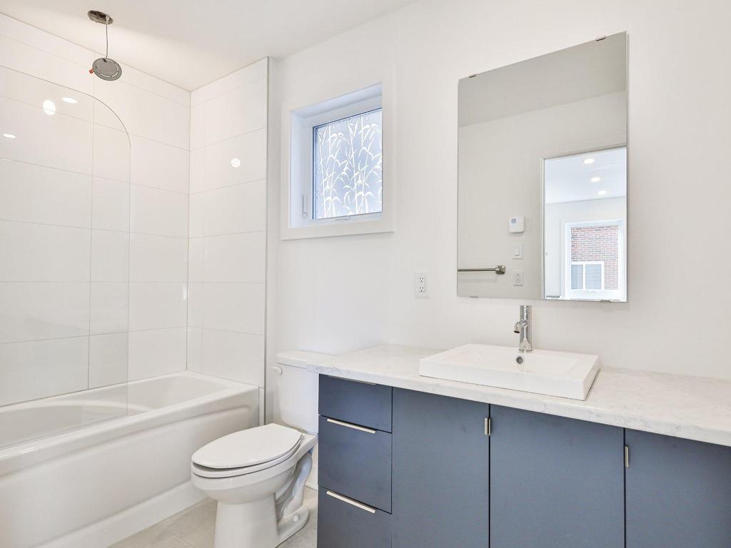 









54A


Rue Cousineau

,
Laval (Pont-Viau),




QC
H7G3J3

