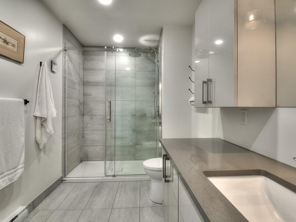









8310


Boul. St-Laurent

, 405,
Brossard,




QC
J4X0B5

