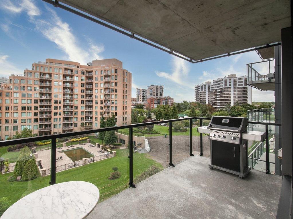 









8310


Boul. St-Laurent

, 405,
Brossard,




QC
J4X0B5

