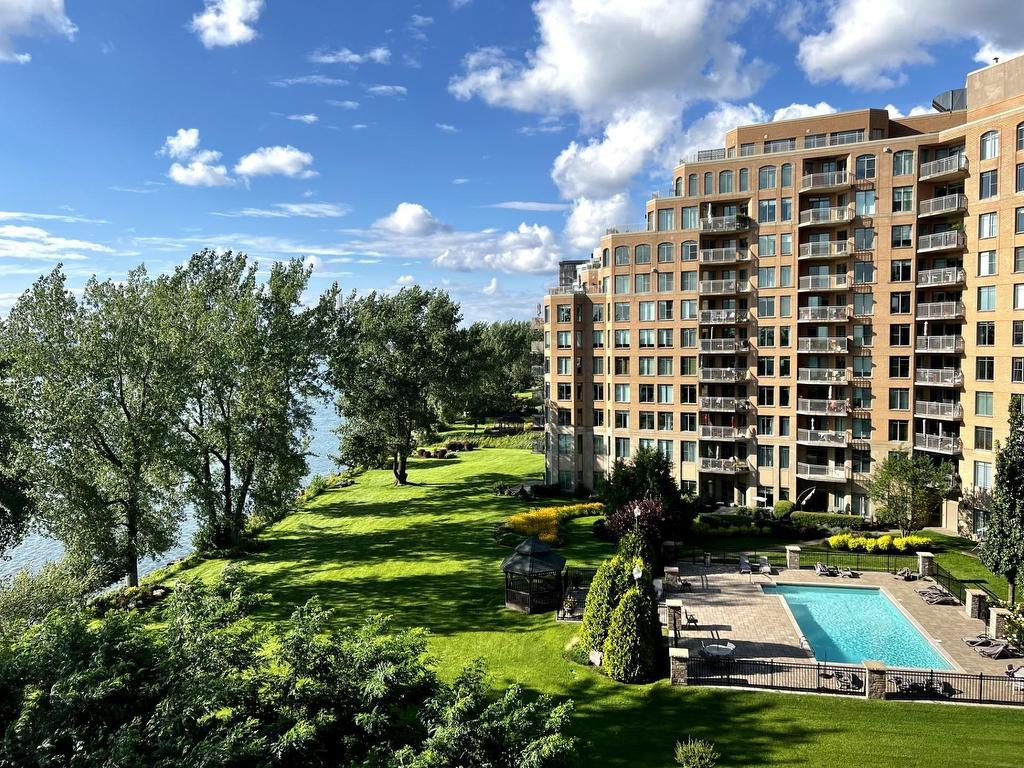 









8310


Boul. St-Laurent

, 405,
Brossard,




QC
J4X0B5

