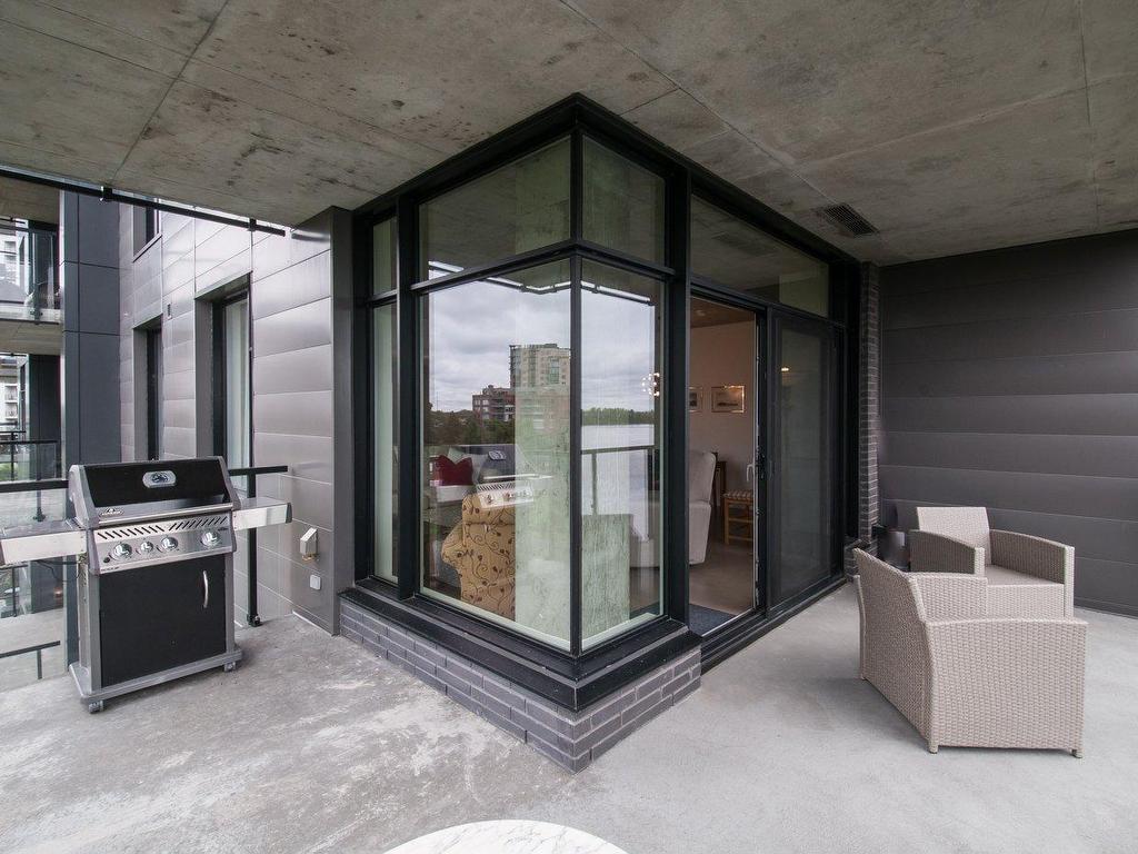 









8310


Boul. St-Laurent

, 405,
Brossard,




QC
J4X0B5

