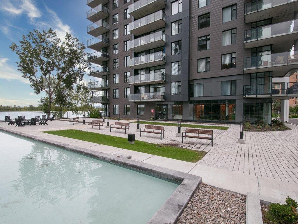 









8310


Boul. St-Laurent

, 405,
Brossard,




QC
J4X0B5

