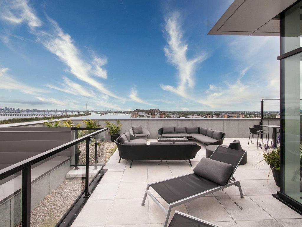 









8310


Boul. St-Laurent

, 405,
Brossard,




QC
J4X0B5

