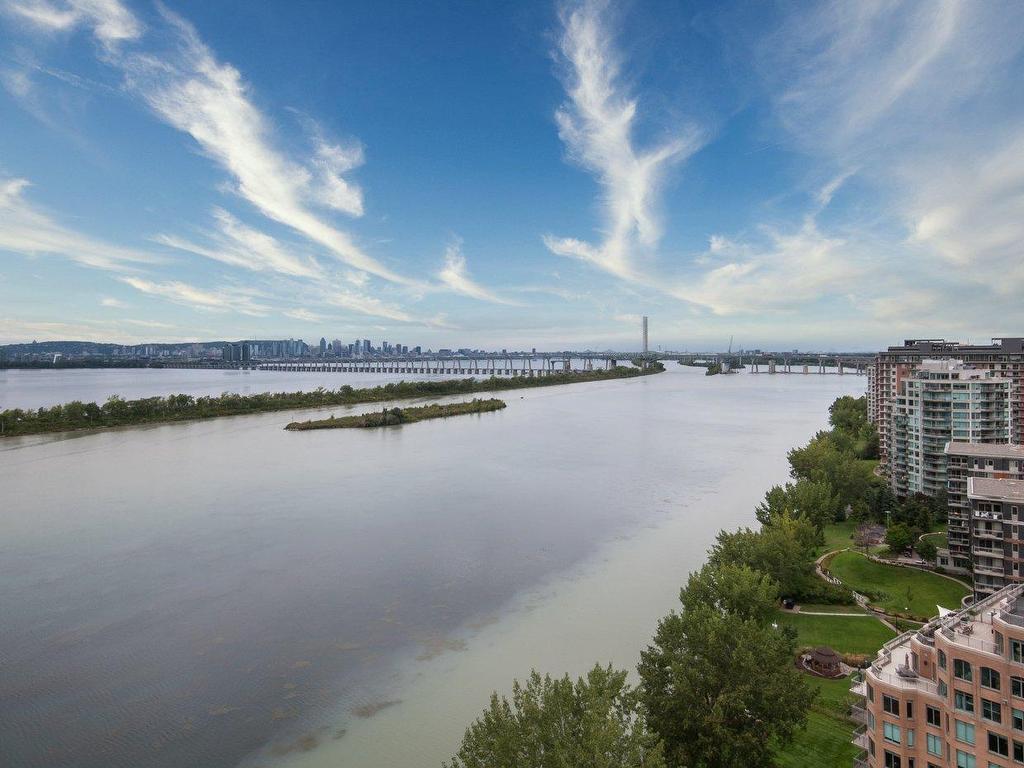 









8310


Boul. St-Laurent

, 405,
Brossard,




QC
J4X0B5

