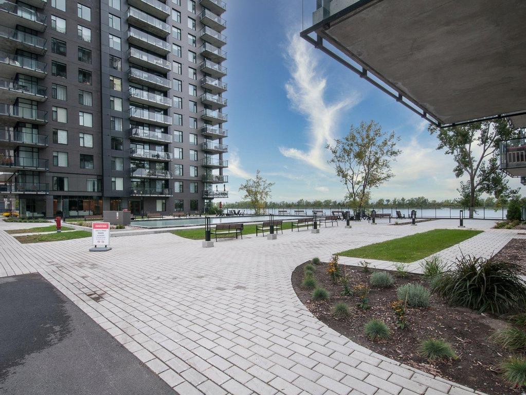 









8310


Boul. St-Laurent

, 405,
Brossard,




QC
J4X0B5

