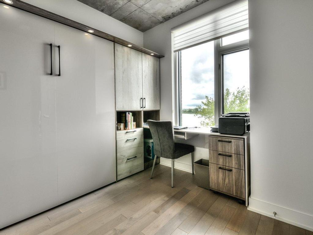 









8310


Boul. St-Laurent

, 405,
Brossard,




QC
J4X0B5

