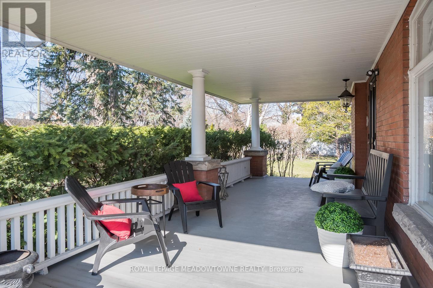 












397 TRAFALGAR ROAD

,
Oakville,




Ontario
L6J3H8

