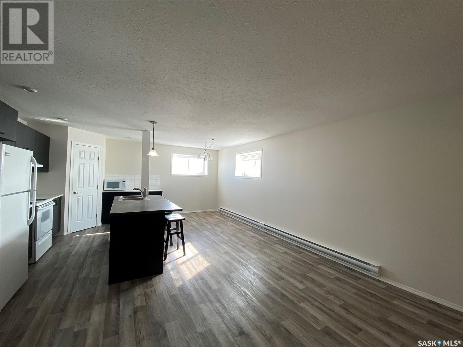 












104 Railway AVENUE E

,
Kindersley Rm No. 290,




Saskatchewan
S0L1S0

