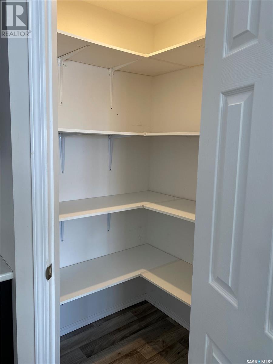 












104 Railway AVENUE E

,
Kindersley Rm No. 290,




Saskatchewan
S0L1S0

