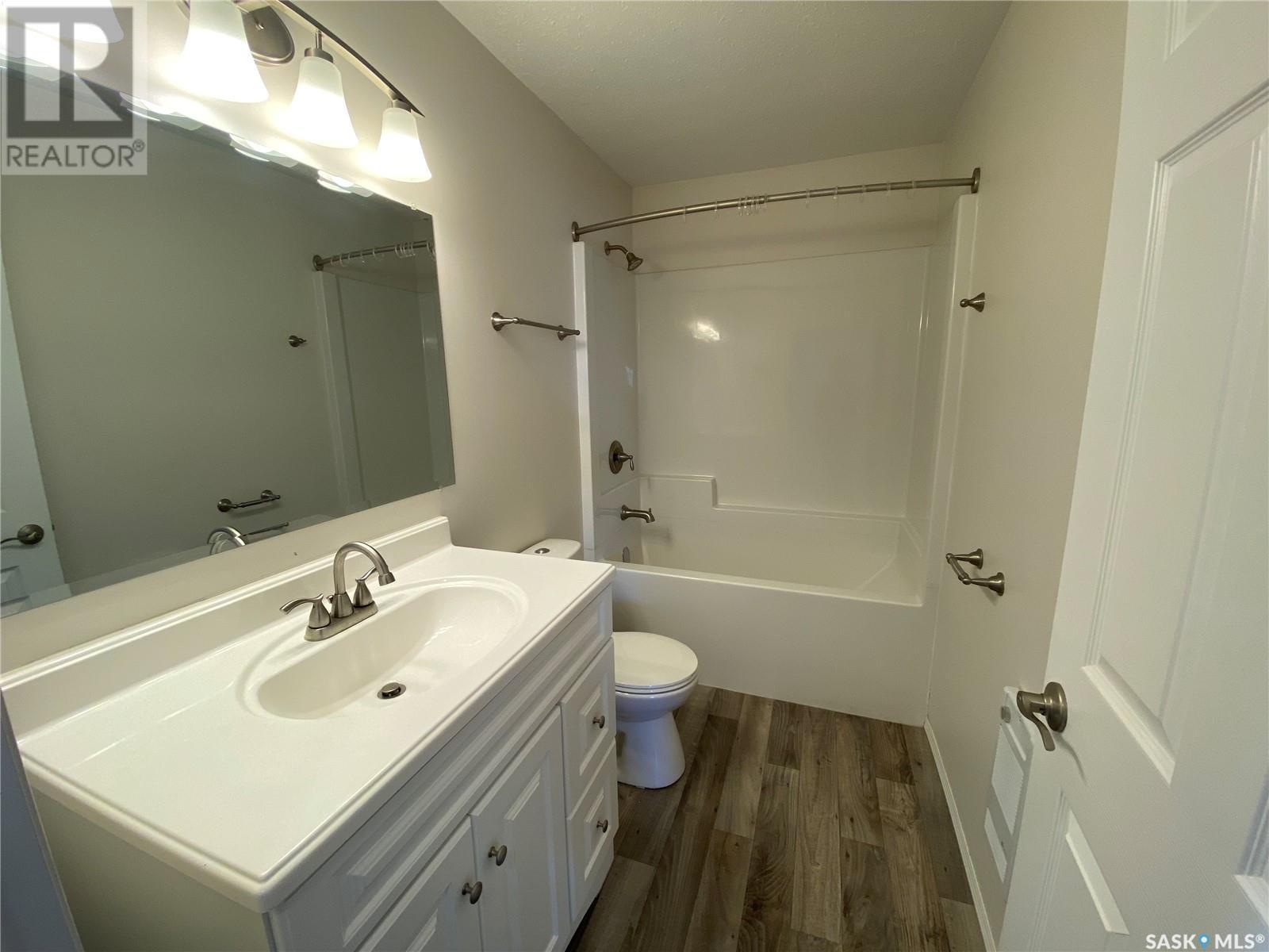












104 Railway AVENUE E

,
Kindersley Rm No. 290,




Saskatchewan
S0L1S0

