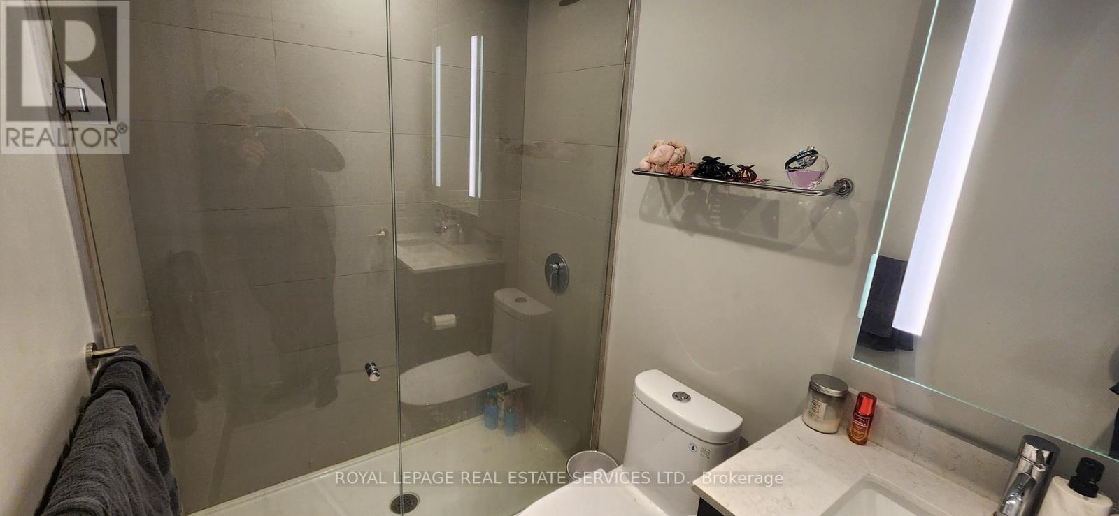 












1111 - 135 EAST LIBERTY STREET

,
Toronto,




Ontario
M6K3K4

