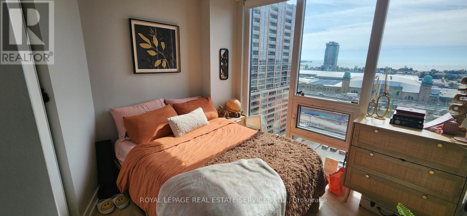 












1111 - 135 EAST LIBERTY STREET

,
Toronto,




Ontario
M6K3K4

