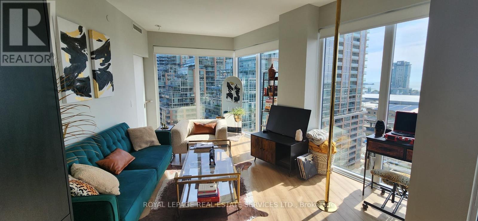 












1111 - 135 EAST LIBERTY STREET

,
Toronto,




Ontario
M6K3K4

