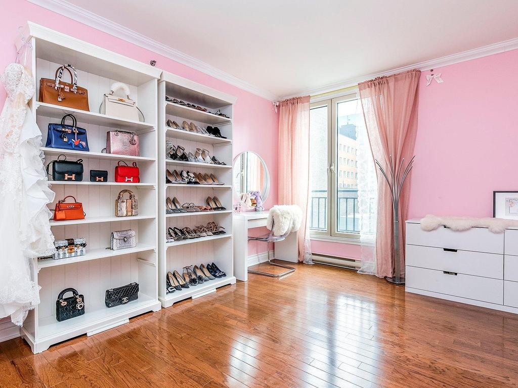 









1210


Boul. De Maisonneuve O.

, 5H,
Montréal (Ville-Marie),




QC
H3A0A2


