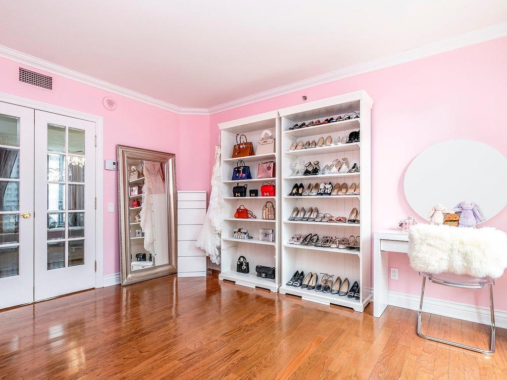 









1210


Boul. De Maisonneuve O.

, 5H,
Montréal (Ville-Marie),




QC
H3A0A2

