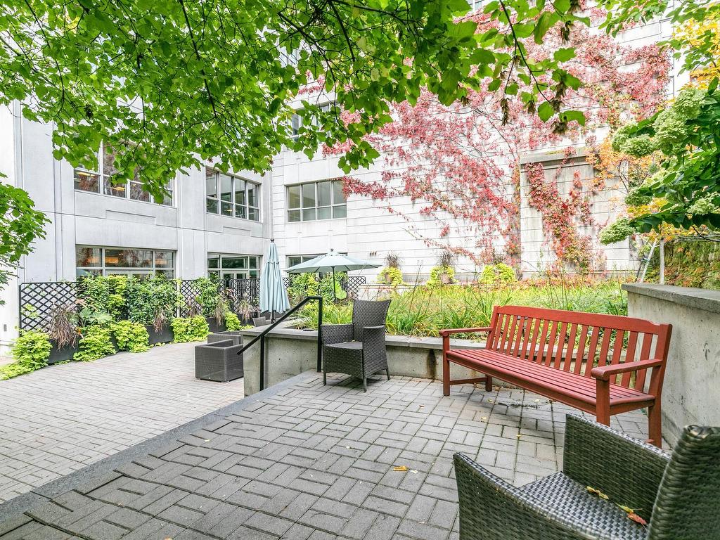 









1210


Boul. De Maisonneuve O.

, 5H,
Montréal (Ville-Marie),




QC
H3A0A2

