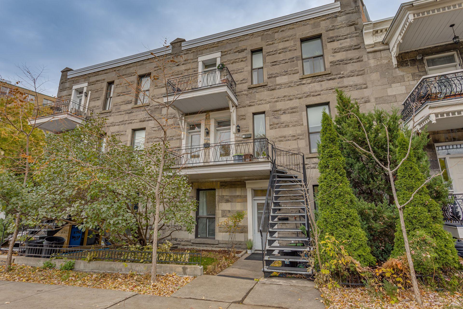 









1390


Rue Sherbrooke E.

,
Montréal (Ville-Marie),




QC
H2L1M4

