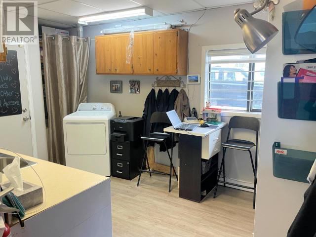 












4660 MARINE AVE

,
Powell River,




British Columbia
V8A2L1

