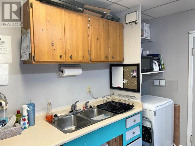 












4660 MARINE AVE

,
Powell River,




British Columbia
V8A2L1

